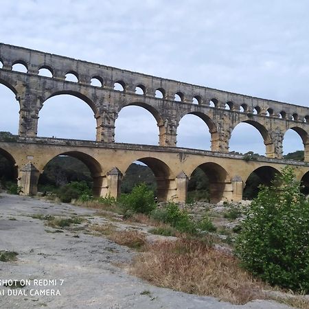 Proche Uzes Petit Gite Avec Grande Cuisine D'Ete Et Piscine Saint-Siffret Εξωτερικό φωτογραφία