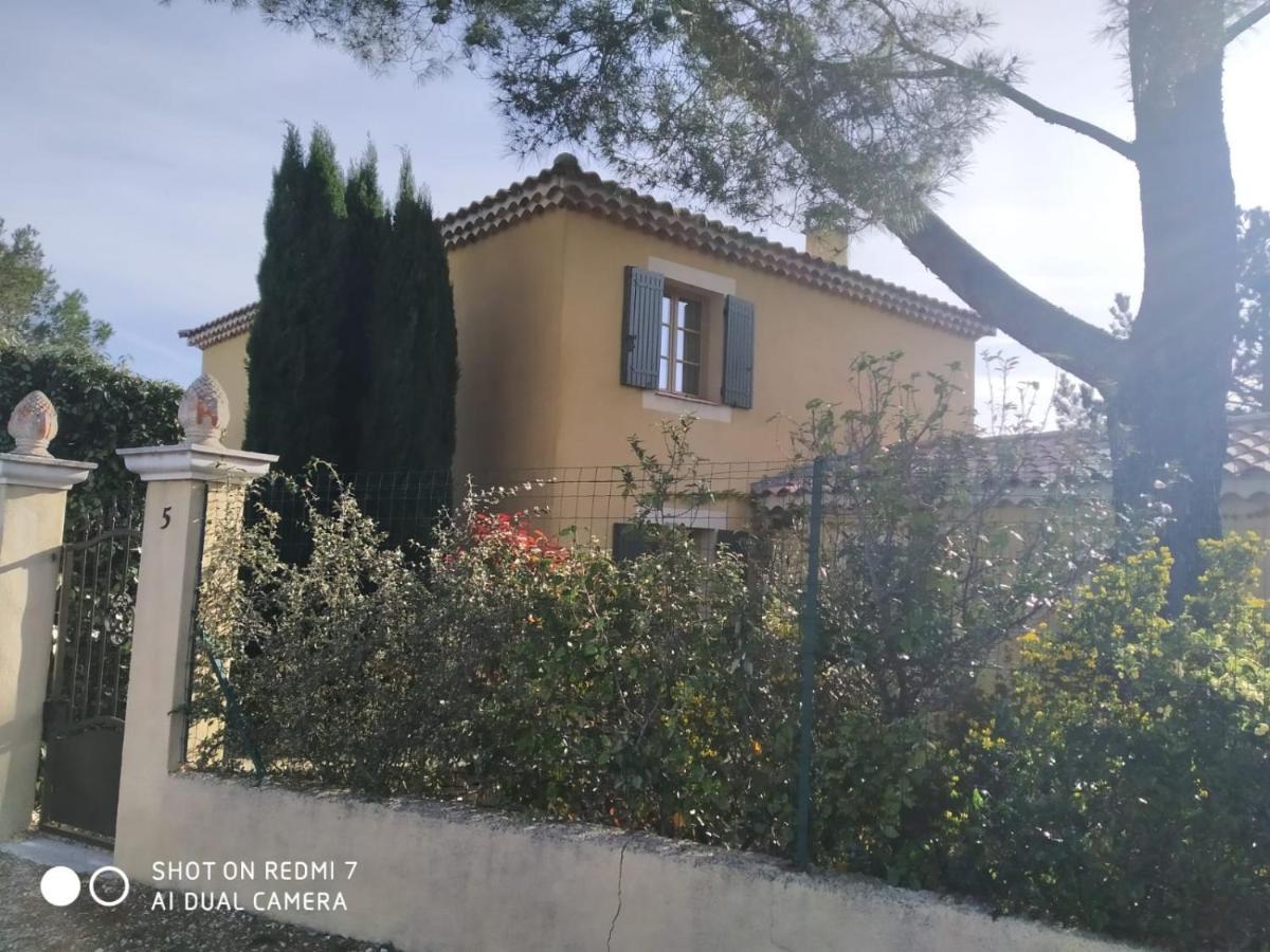Proche Uzes Petit Gite Avec Grande Cuisine D'Ete Et Piscine Saint-Siffret Εξωτερικό φωτογραφία